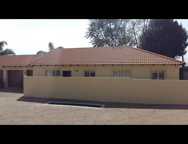 3 BEDROOM TOWNHOUSE FOR SALE IN RUIMSIG